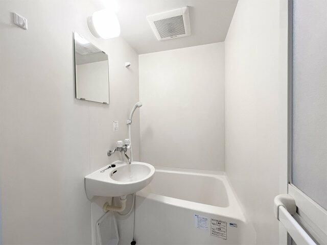 東急田園都市線 三軒茶屋駅 徒歩10分 14階建 築28年の風呂写真