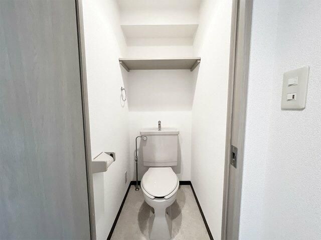 東急田園都市線 三軒茶屋駅 徒歩10分 14階建 築28年のトイレ写真