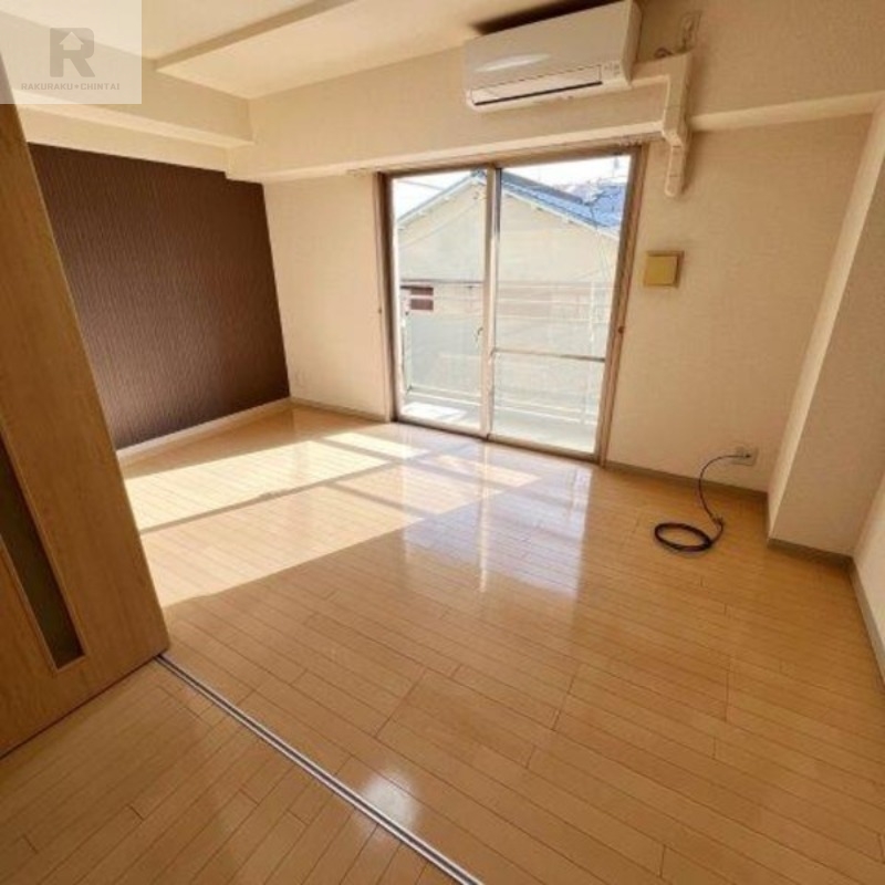 メゾン・ド・成屋大阪の居間写真
