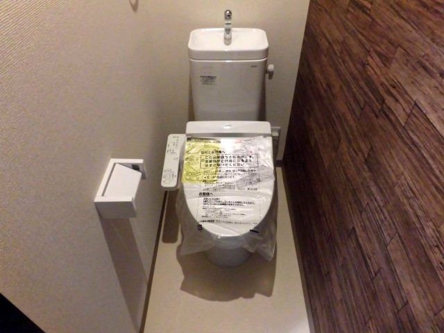 地下鉄中央線 高井田駅 徒歩4分 3階建 築10年のトイレ写真