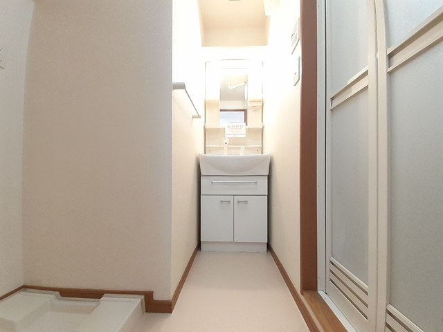 洗面設備　シンプルで使いやすい洗面台です！