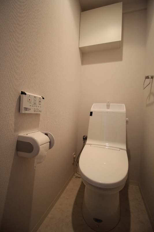 東京メトロ千代田線 千駄木駅 徒歩4分 11階建 築13年のトイレ写真