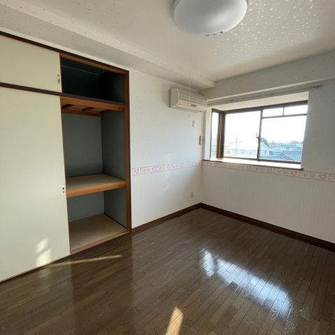 ハイム屋敷前の内装写真