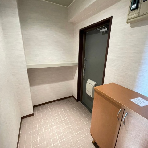 ハイム屋敷前の玄関写真