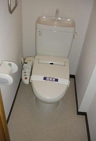 ラグジュアリーアパートメント両国のトイレ写真