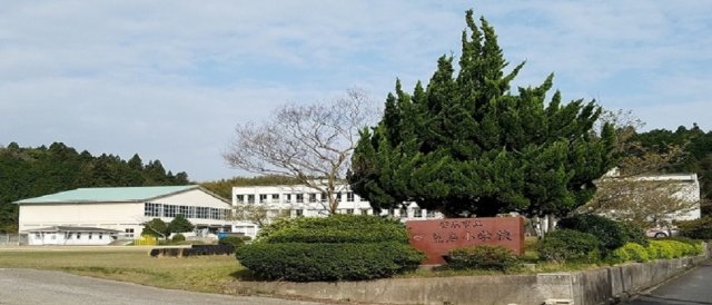 小学校　安来市立荒島小学校（小学校）まで1395m