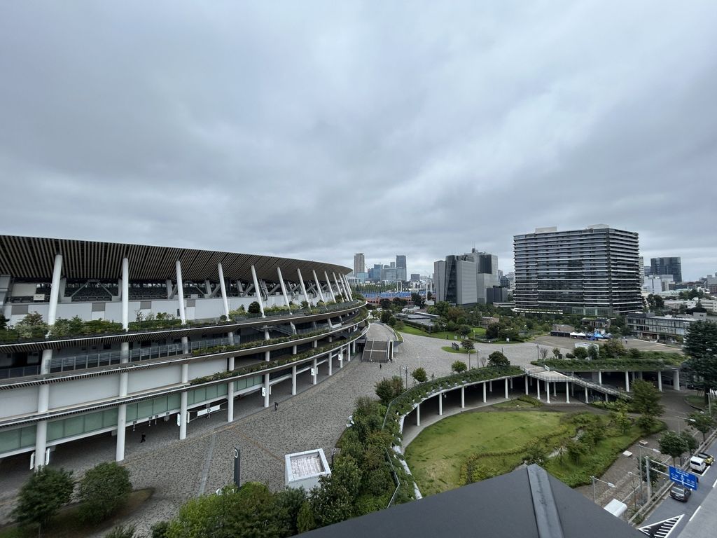 眺望　国立競技場、神宮球場を望む（天候による）