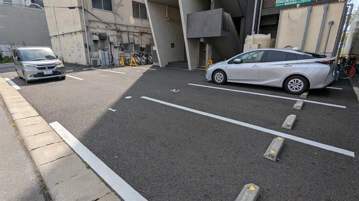 駐車場　付帯駐車場あり！