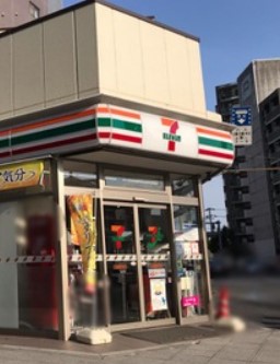 コンビニ　セブンイレブン 川崎柳町東店（コンビニ）まで122m