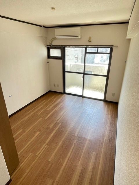 G-ONE西新IIの居間写真