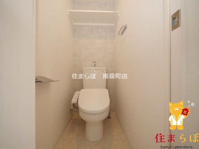 地下鉄御堂筋線 大国町駅 徒歩5分 14階建 築4年のトイレ写真