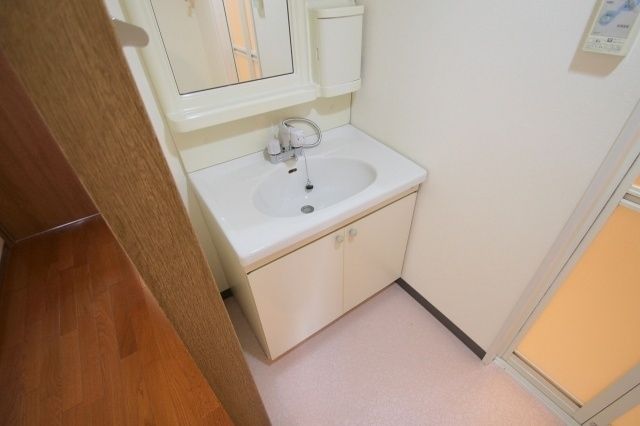 洗面設備　サンファースト京橋　当店なら仲介手数料無料でご紹介。