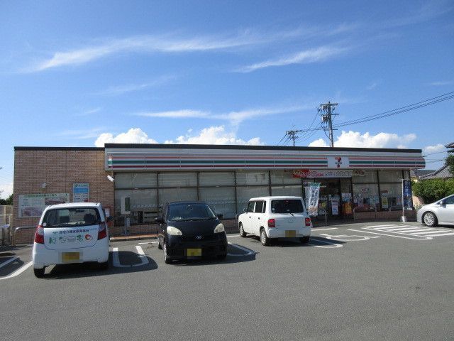 コンビニ　セブンイレブン（コンビニ）まで500m