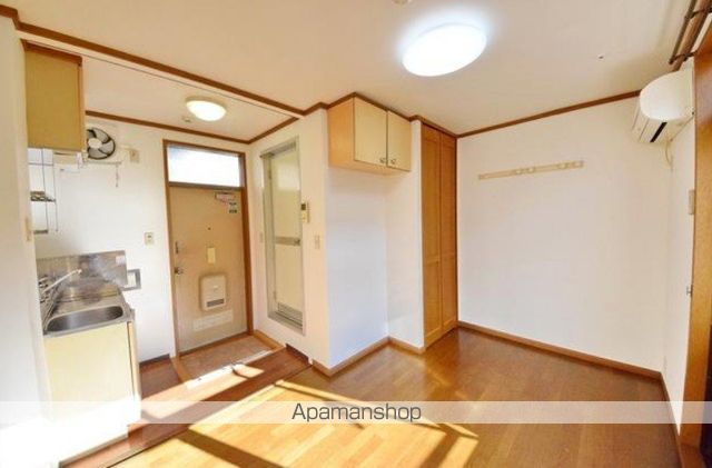 ＪＲ中央線 武蔵境駅 徒歩12分 2階建 築38年の居間写真