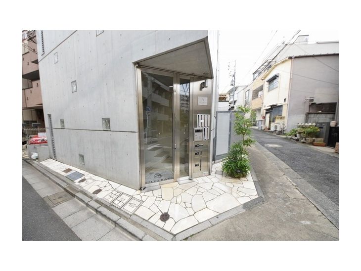 エントランス　建物の内部です