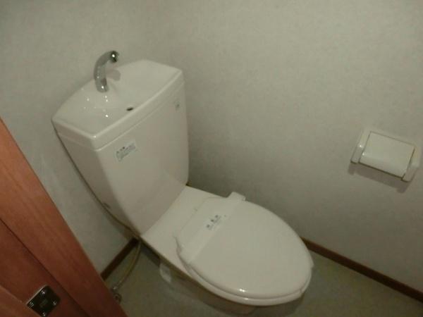 トイレ　別室の写真となります