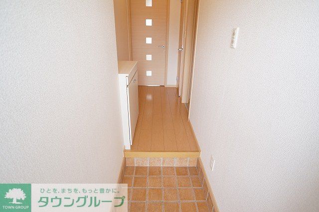 東武伊勢崎線 韮川駅 2階建 築17年の玄関写真