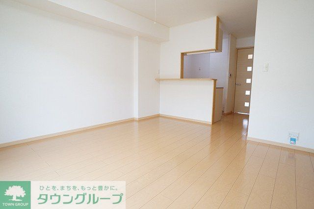 東武伊勢崎線 韮川駅 2階建 築17年の内装写真