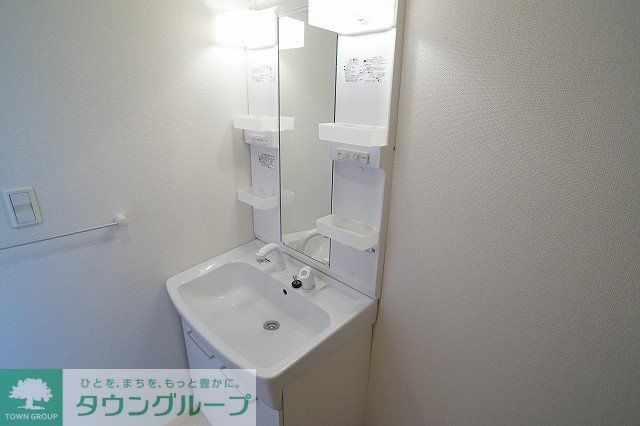 東武伊勢崎線 韮川駅 2階建 築17年の内装写真