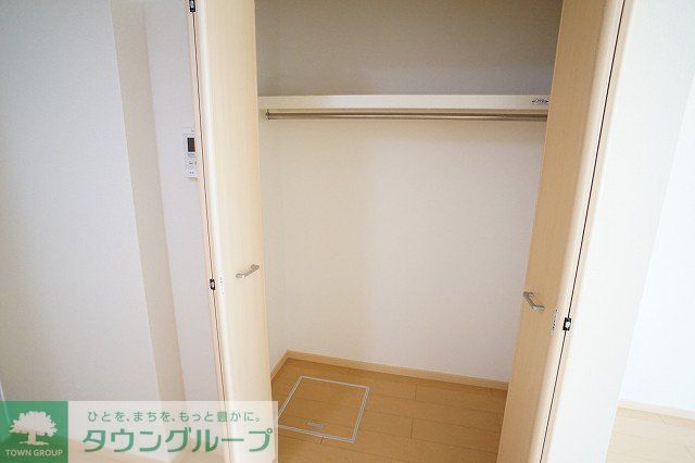 東武伊勢崎線 韮川駅 2階建 築17年の内装写真