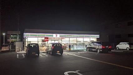 コンビニ　セブンイレブン 鳥取的場店（コンビニ）まで585m
