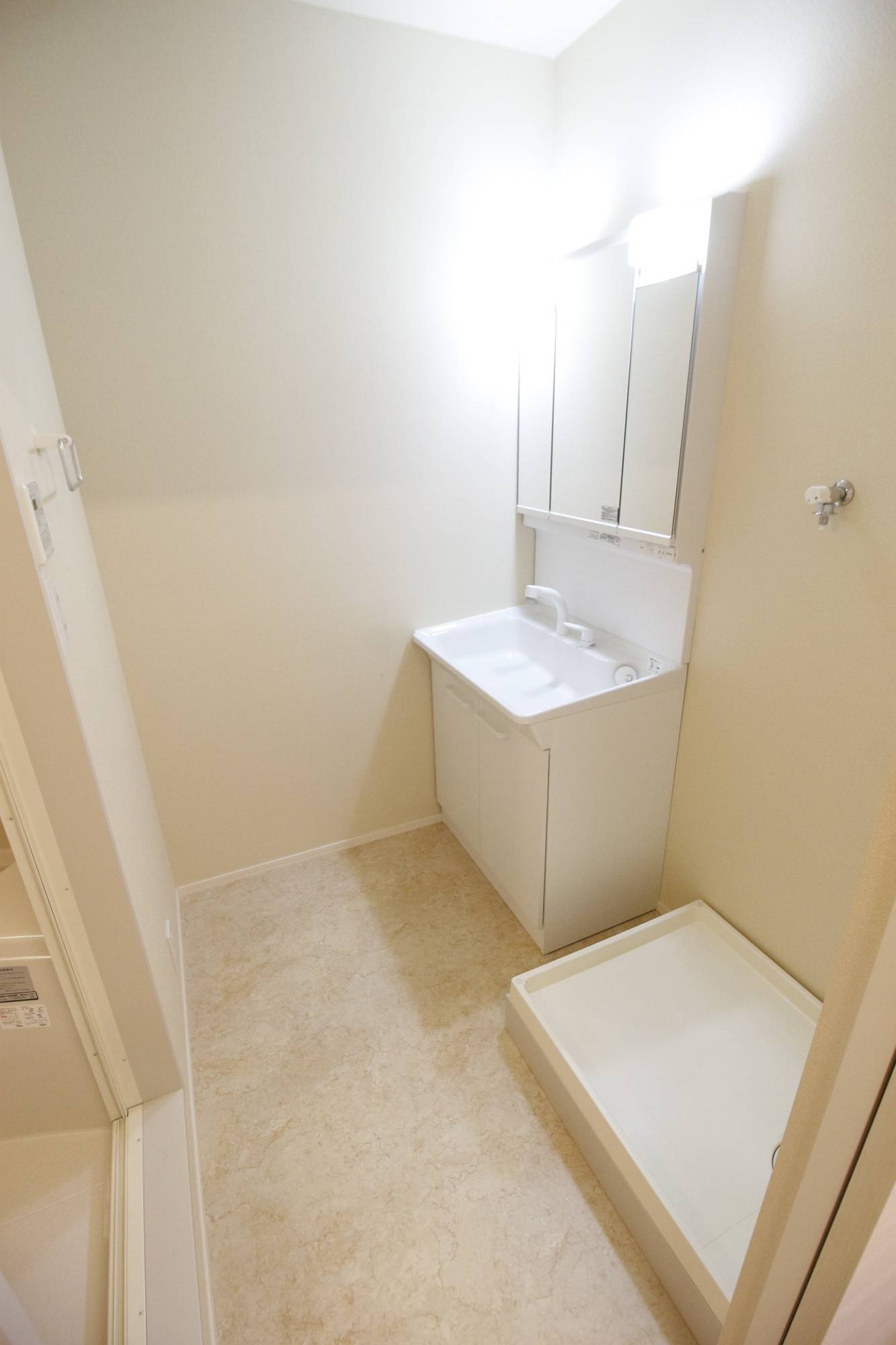 洗面設備　別の部屋の写真です