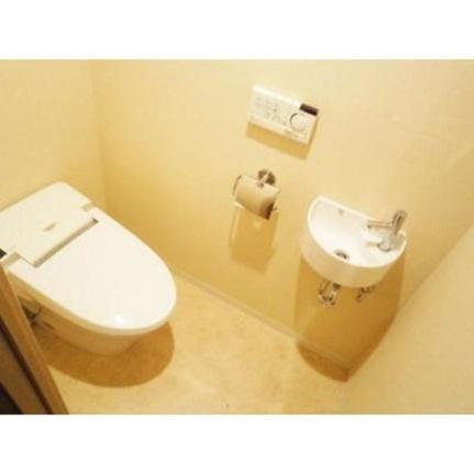 都営三田線 御成門駅 徒歩7分 31階建 築20年のトイレ写真