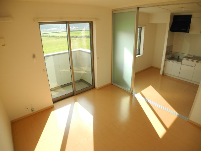 居室・リビング　※室内画像は別部屋のもの
