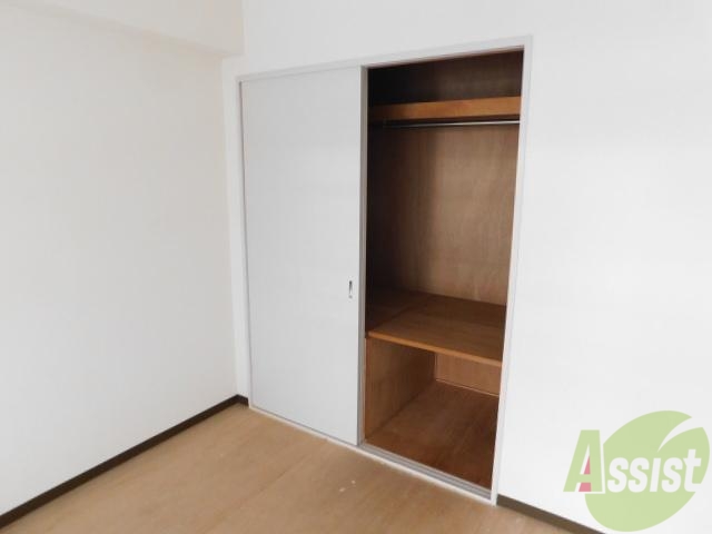 収納　奥行ある収納です