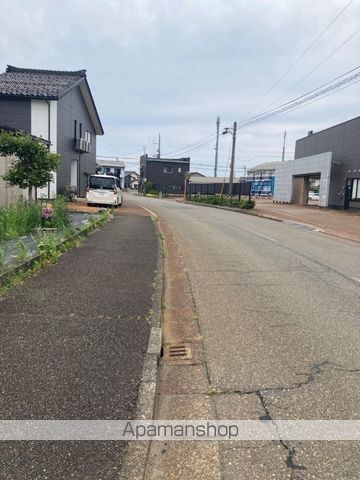 その他　前面道路（その他）まで0m