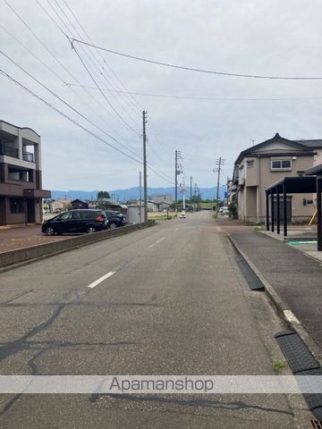 その他　前面道路（その他）まで0m