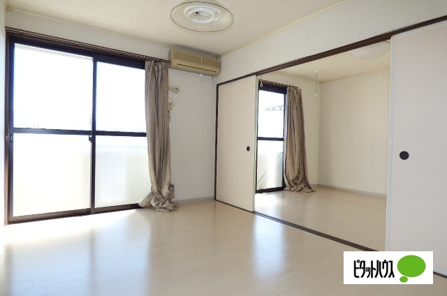 居室・リビング　他のお部屋のお写真です