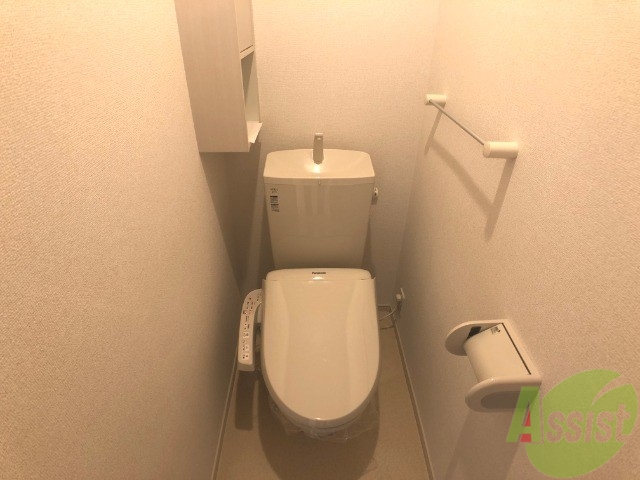 トイレ　トイレはこちらのウォシュレット付きになりますね