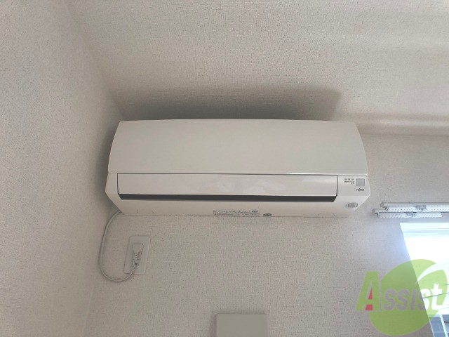 その他設備　エアコンが付いて入居のその日から快適ですね