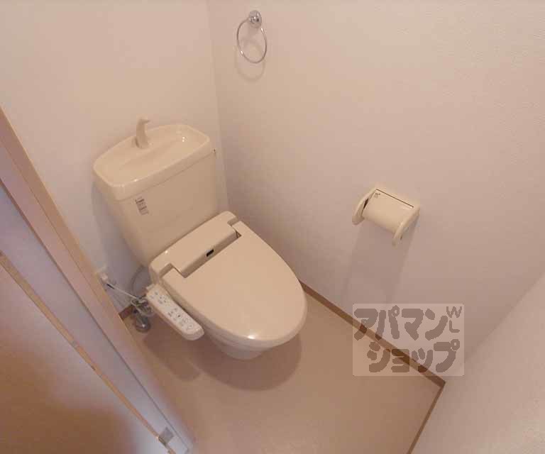 トイレ　水洗式のトイレです。