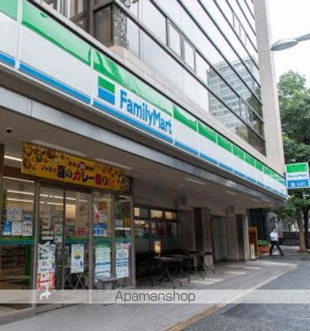 コンビニ　ファミリーマート赤坂一丁目店（コンビニ）まで358m