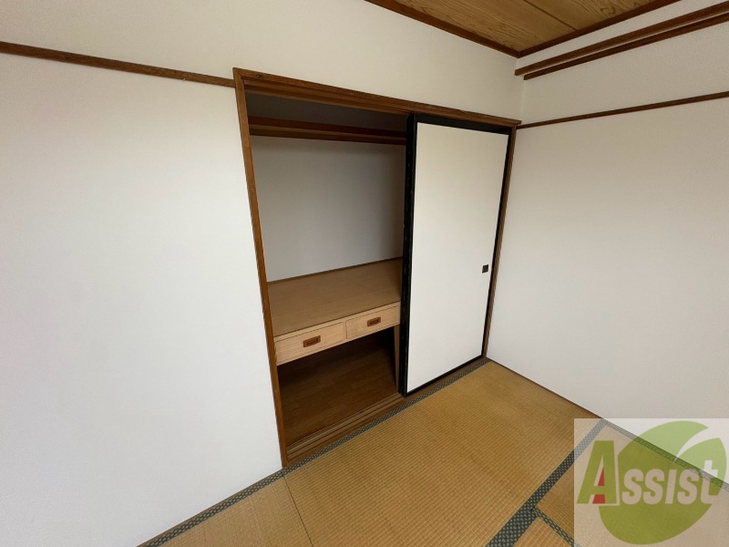 収納　こちらは収納です。物をしまう事ができますね！