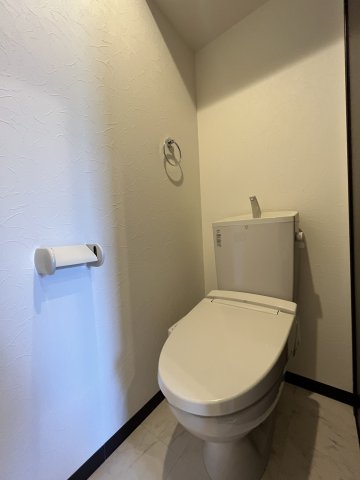 トイレ　※同物件別号室参考写真