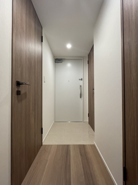 玄関　※写真は同タイプ住戸です。