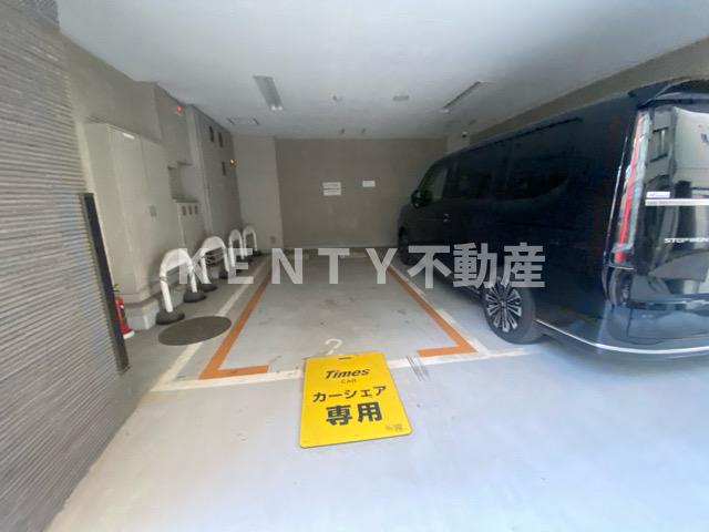 駐車場　駐車場に車を止められます