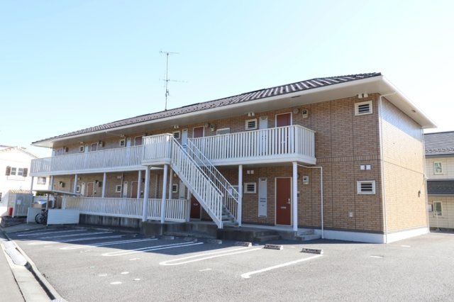 建物外観　2階建てアパートです