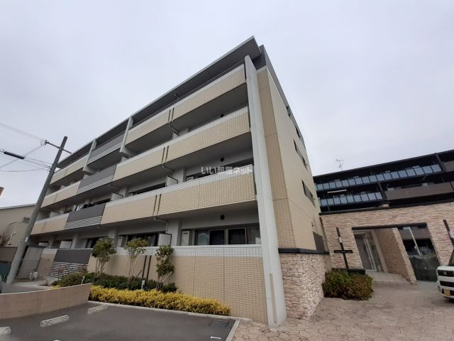 berry blue 高槻の外観写真