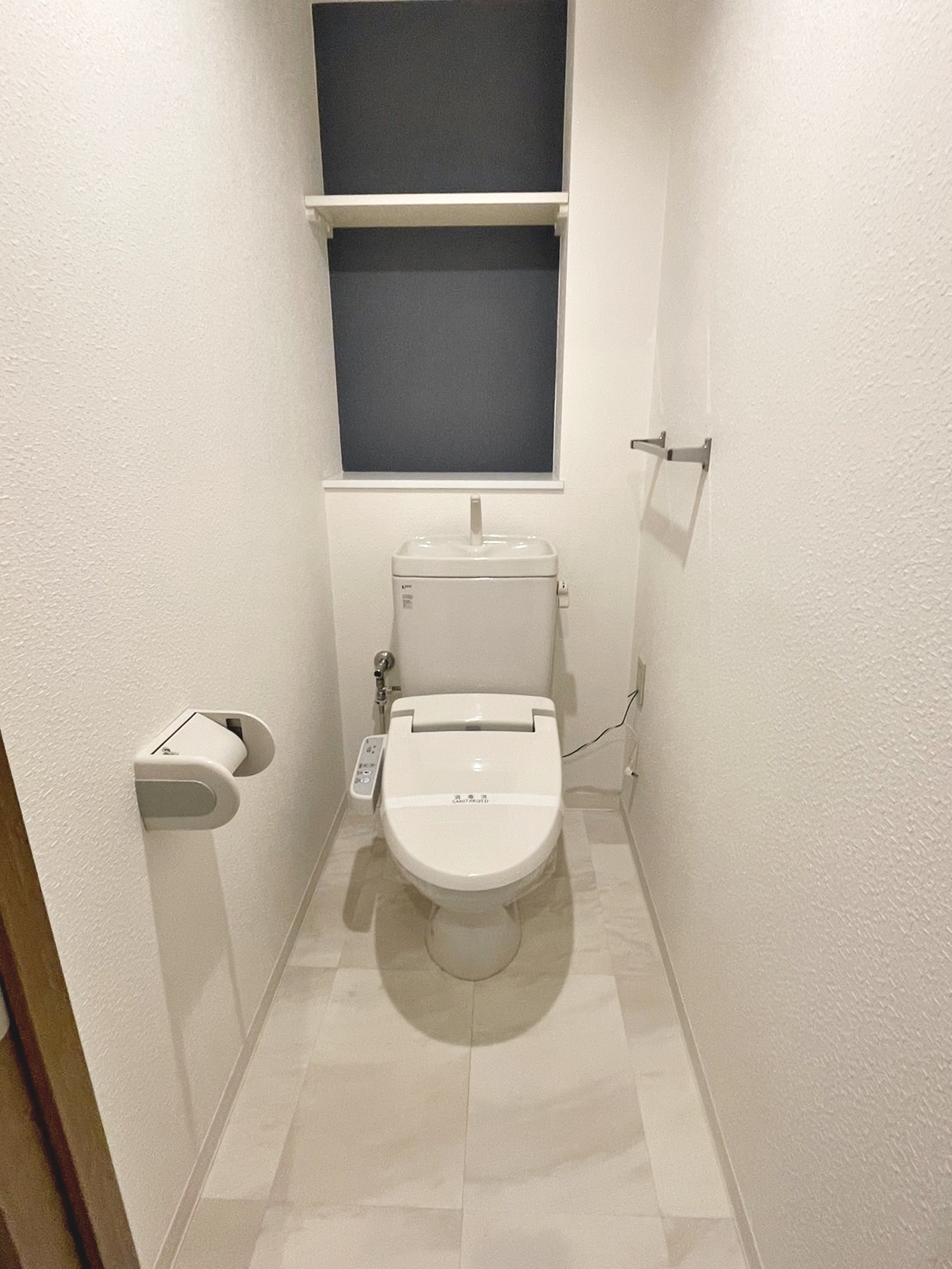 地下鉄谷町線 長原駅 徒歩6分 3階建 築22年のトイレ写真