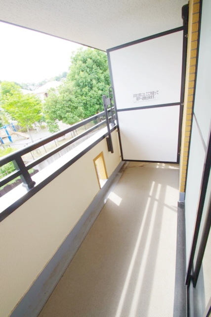 小田急線 読売ランド前駅 徒歩15分 3階建 築26年の内装写真