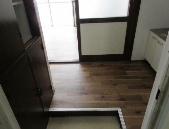 玄関　玄関からお部屋に向けて