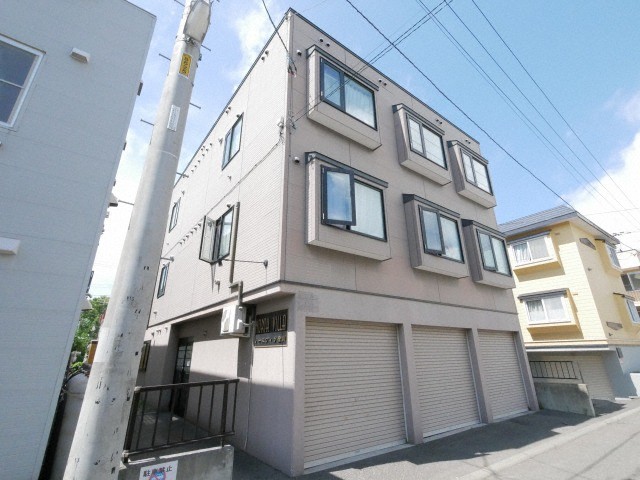 建物外観　★☆エアコン付き物件なので、暑い夏も安心ですね♪☆★