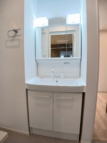 洗面設備　コンパクトで使いやすい洗面所