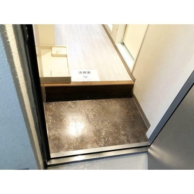 ラグゼナ本厚木の玄関写真