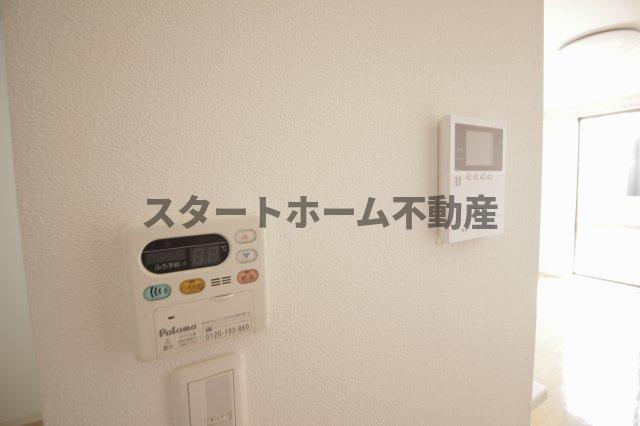 洗面設備　明るい洗面所です