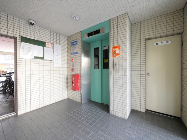 ＪＲ大阪環状線 弁天町駅 徒歩10分 7階建 築42年の外観写真
